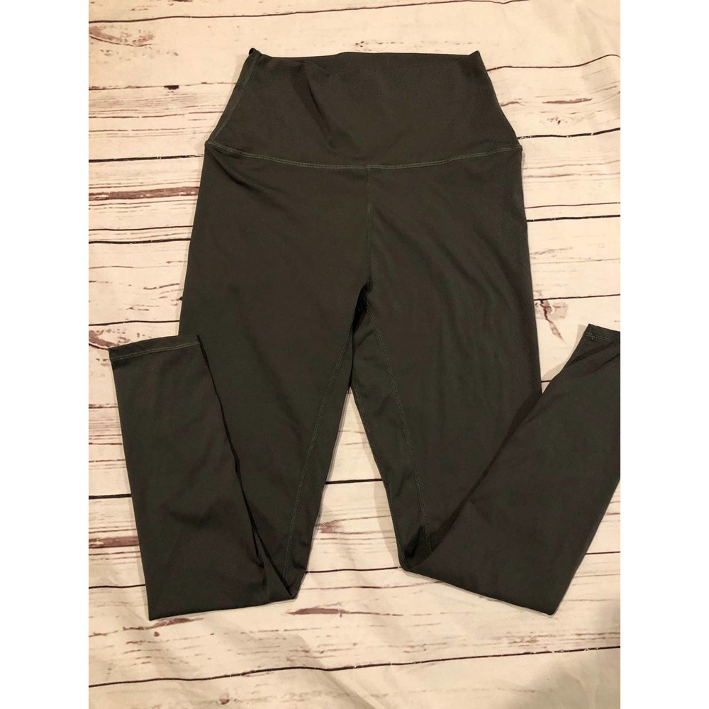 PrettyLittleThings Army Green athletic Cropped Leggings Loungewear Size 6